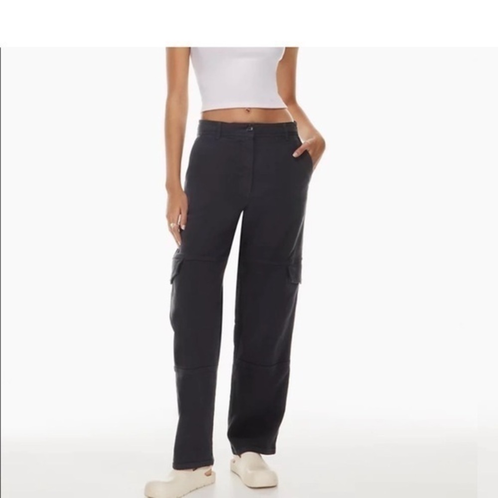Aritzia Wilfred black cargo pants size 2